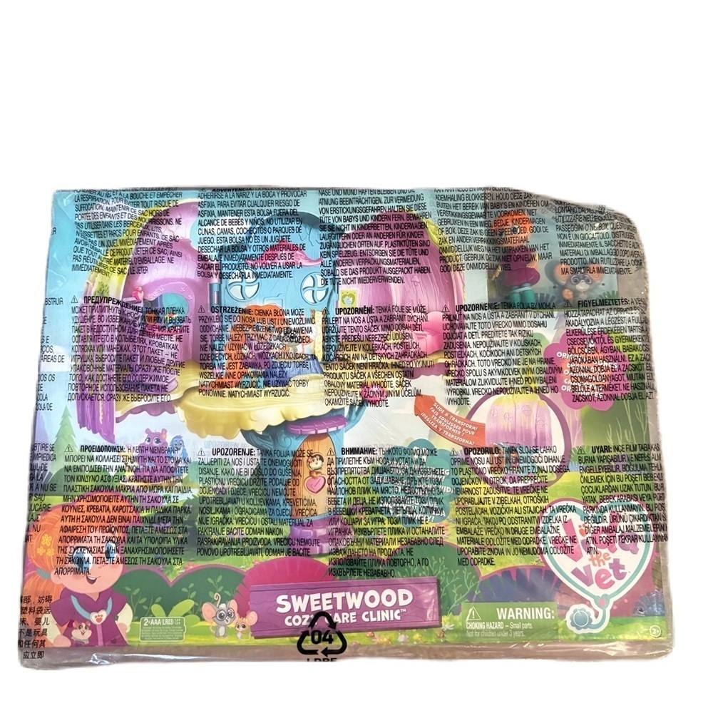 Vida the Vet Sweetwood Cozy Care Clinic Treehouse Playset NEW Veterinarian